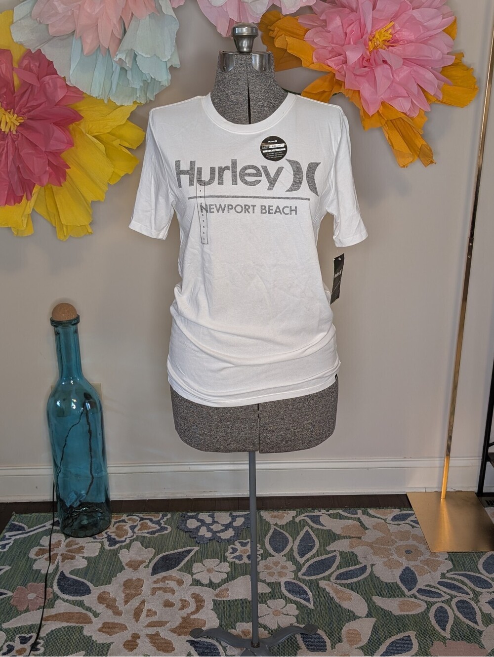 2051 - Hurley Nike Dri-Fit Newport Beach White T-Shirt Small